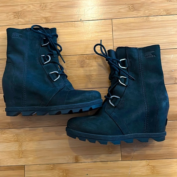 Women’s Sorel Joan wedge boots - Picture 1 of 3